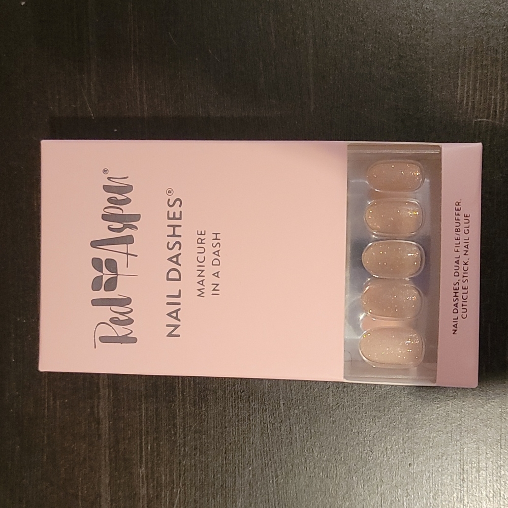 Red Aspen nail dashes